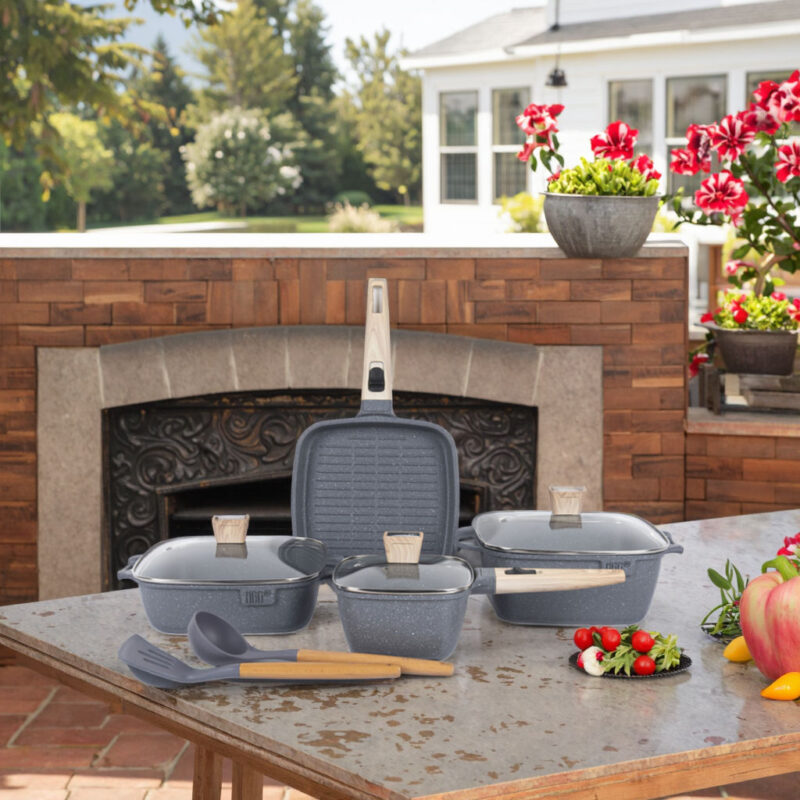 11-Piece Non-Stick Cookware Set with Lids and Accessories